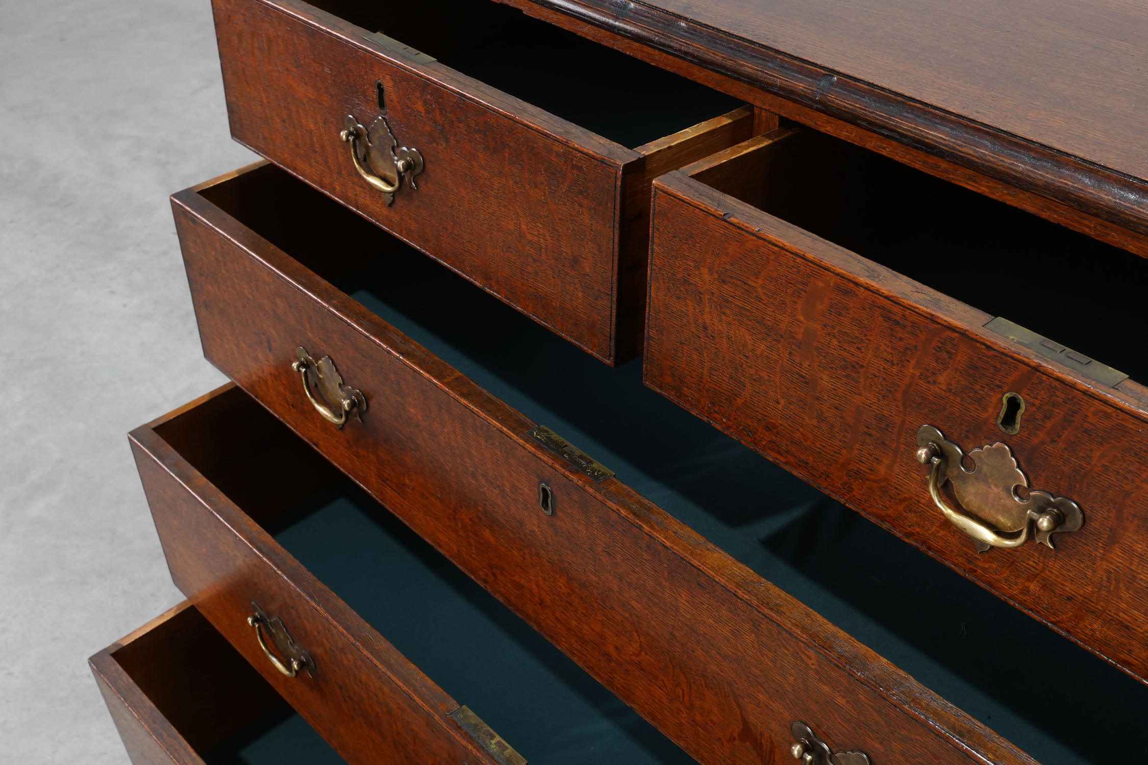 19th Century Georgian Chest of Drawers, United Kingdomthumbnail